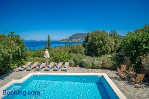 Garden House, up to 8px 1km from Fiskardo - Image 1