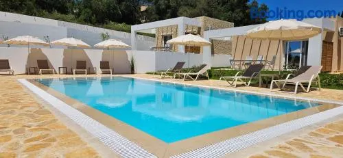 Arillas Peacefull Bungalows - Image 1