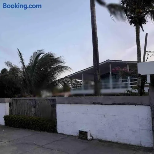 Casa na Frente da Praia do Maçarico - Image 1