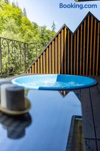 Domek Sauna & Jacuzzi - Image 1