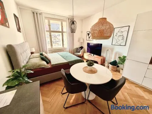 ESMOA apartments - Ovenecká, Praha 7 - plně vybaven - Image 1