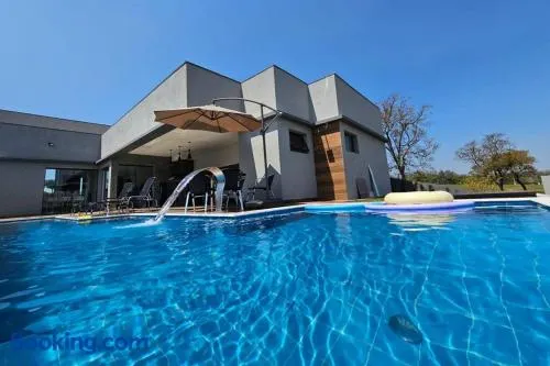 LINDA CASA TÉRREA EM RIVIERA DE SANTA CRISTINA XIII - Image 1