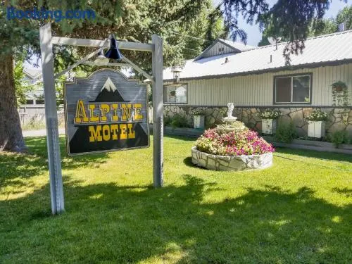 Alpine Motel - Image 1