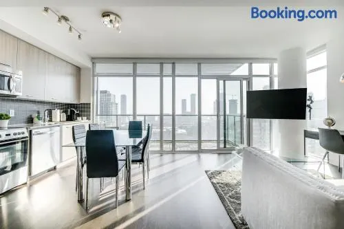 Epic 2BR Condo with Panoramic CN Tower & City View - Image 1