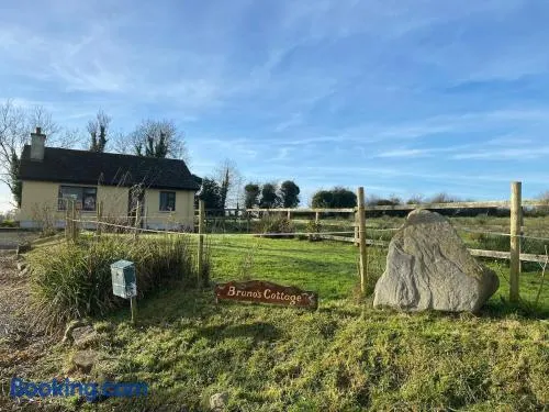 Tranquil rural cottage - Image 1