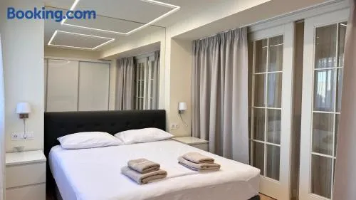 Elea Verde Blu Apt - Image 1