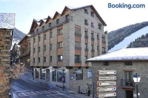 Apartaments Turistics Pirineu - Image 1