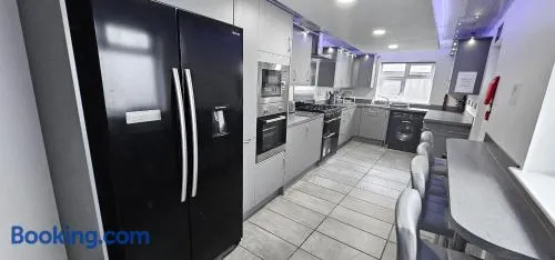 Bridge St 6 Bedroom House - Tranent - Image 1