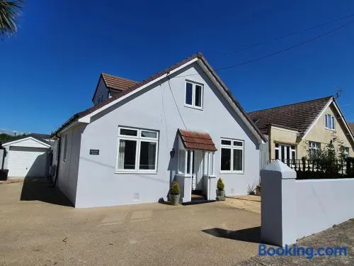 Seashore House - Short walk to beach and restaurants - Image 1