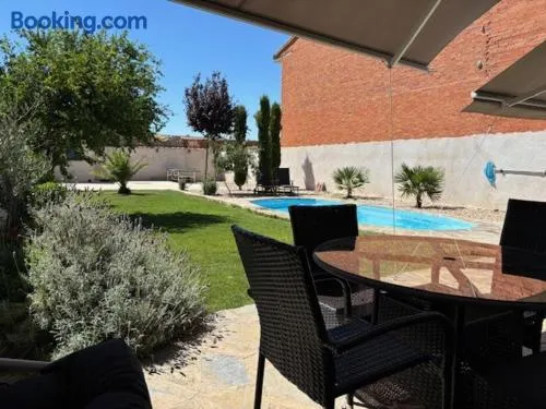 Villa Mandrés. Casa con jardín y piscina. Proximo a Puy Du Fou. - Image 1