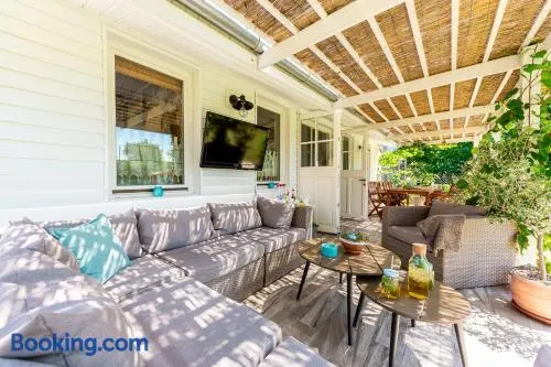 Berrybay Holidayhome - Image 1
