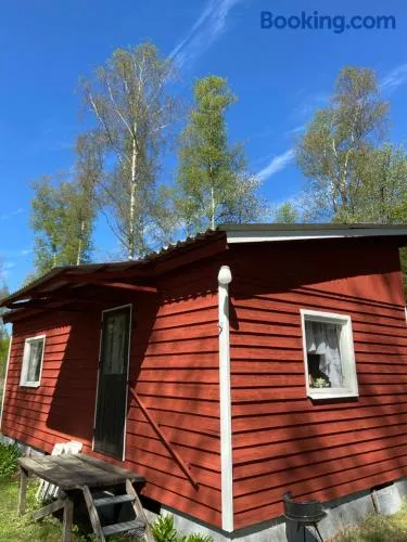 Trevlig Röd liten stuga - Image 1
