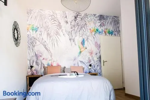 Chambre tropicale privée au coeur d'un village calme et proche du vignoble - Image 1