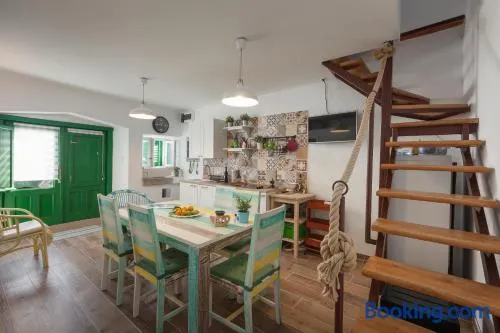 Stonehouse Katarina - Image 1
