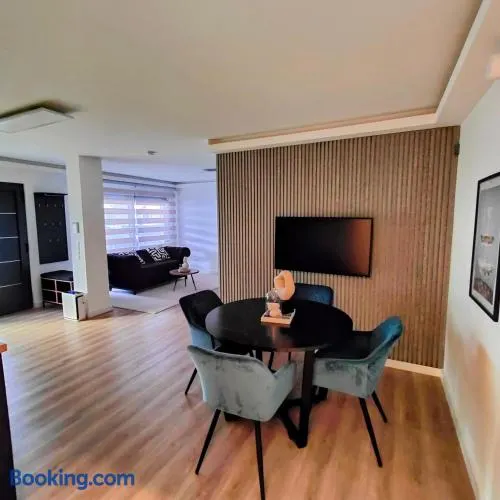 Exklusiv, modernes Apartment - Image 1