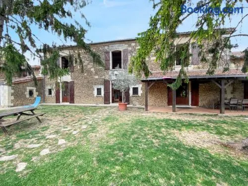 Maison charmante à Mouterre-Silly avec jardin privé - Image 1