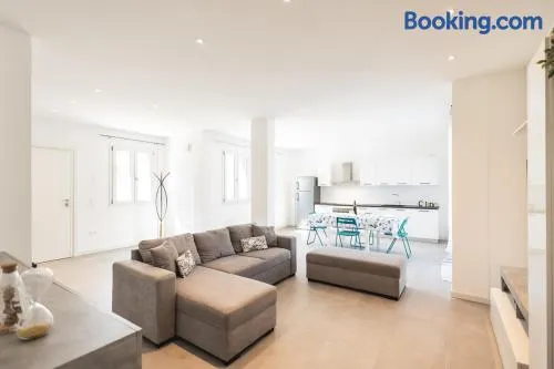 AmazHome - "Piano House" parking and near the beach - Image 1