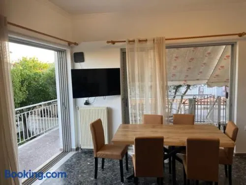 Cosy spot near the beach only 45 min from Athens - Image 1