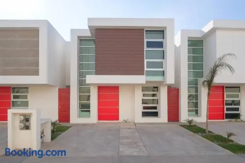 New House / VIP / 1 Block to the Beach - Image 1