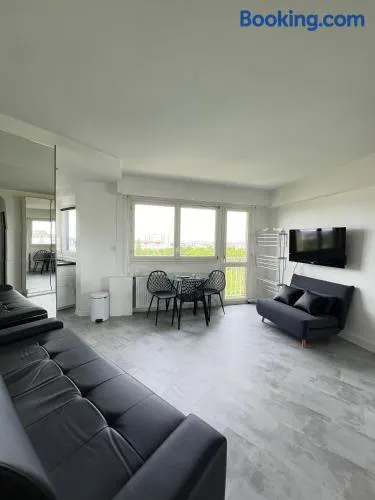 Apartment HOME in Paris with View, 15min to center - Image 1