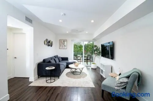 Luxury 2Bed/2Bath Apt in West Hollywood w/ Rooftop - Image 1