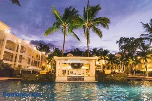 Beach Club Palm Cove 2 Bedroom Luxury Penthouse - Image 1
