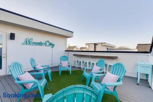 Encore Escape Near Opry with Rooftop sleep 8 - Image 1