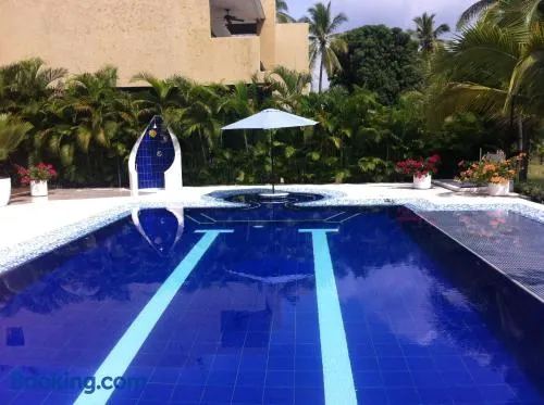 HERMOSA CASAQUINTA FAMILIAR CONDOMINIO CAMPESTRE EL PEÑON Piscina Privada Campo de Golf - Image 1