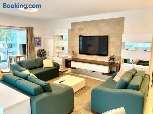 APARTAMENTO PÉ NA GRAMA! (3 SUÍTES - MÓDULO 7) - Image 1