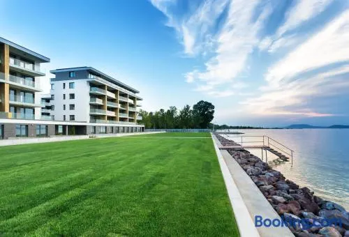 Vízpart Hullám Apartman - Image 1