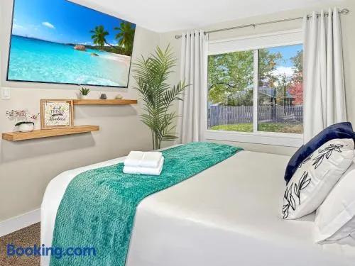Renovated Suite in WL, 5 Min to Downtown, All New Appliances, Self Check-In - Image 1