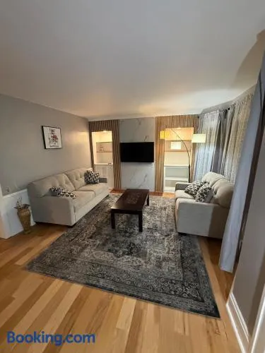 Two bedroom apartment in the heart of Lakewood - Image 1