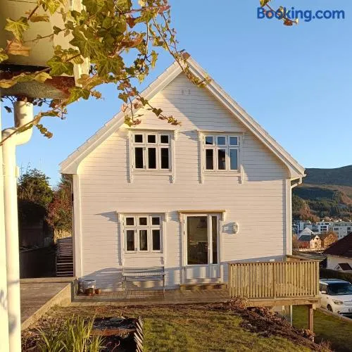 Bellahuset - Charming House in Ulsteinvik - Image 1