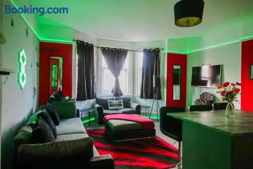 Aura - Free Parking - Sleeps 6 - M20-FolkestoneCentralStation - Image 1
