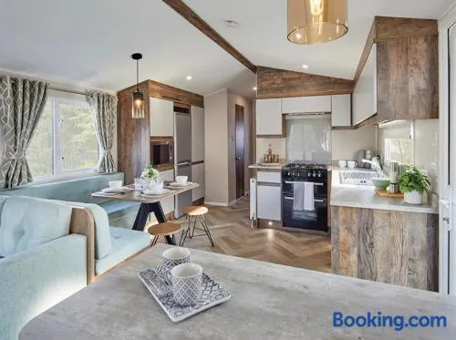 The Brockwood whitehouse towyn - Image 1