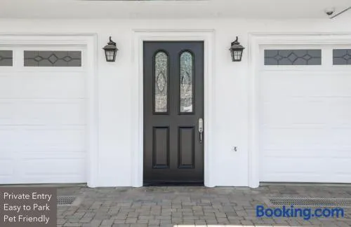 2 BEDROOM & 3 BATH - SPACIOUS - 1900 ft2 or 176 m2 - WALK TO DWNTWN AND CLOSE TO Livermore, Dublin - Image 1