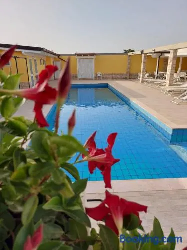 B&B FreeZone - Image 1
