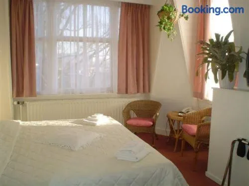 Staten Hotel - Image 1