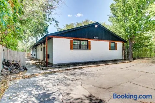 Cozy Home Near Downtown Lawton - Image 1