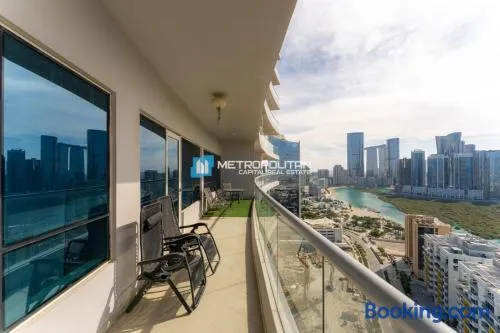Spacious 2BR, Reem Island, Pool & Parking - Image 1