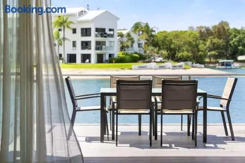 Driftwood 6 Private Beach Stay - Image 1