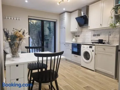 Beautiful newly renovated flat in Orpington - Image 1