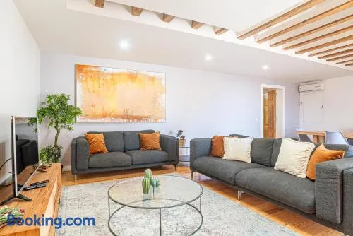 Downtown Seaview Apartment - Image 1