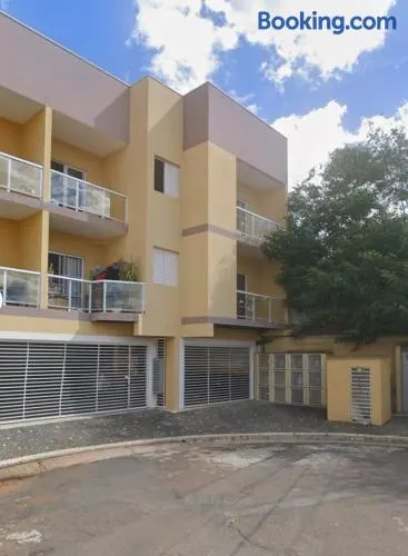 Lindo Apartamento em condomínio - Image 1