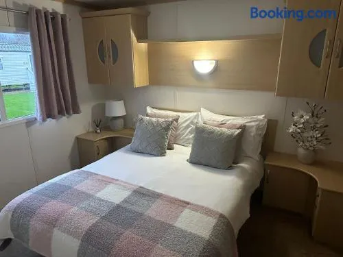 marine getaways caravan hire - Image 1