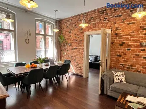 Klimatyczny apartament 80m2 na 6 osób, 2 WC, Stare Miasto Toruń, szybkie WiFi - Image 1