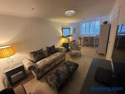 Luxury Moffat Apartment - High End Furnishing - Image 1