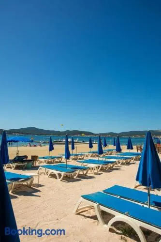 Villa dans Domaine avec piscine et accès plage privée les rives de Beauvallopn - Image 1