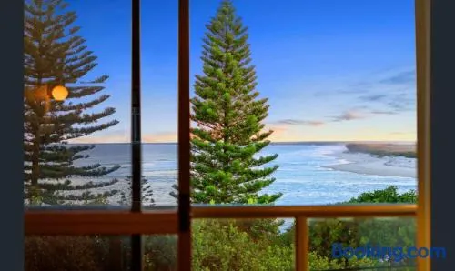 Araluen, Esplanade, Caloundra - Image 1