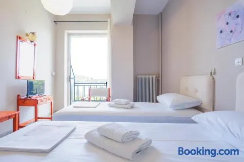 Hotel Korfos - Ξενοδοχείο Κόρφος Renovated - Image 1